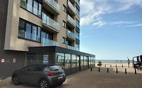 Koksijde Zeedijk La Digue 102 Appartement Met Garage - Lateraal Zeezicht